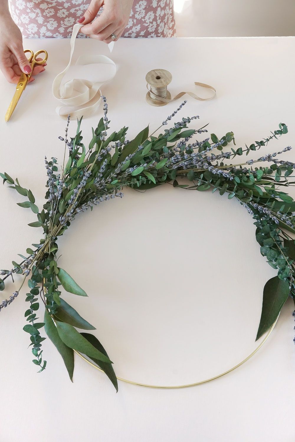 DIY Eucalyptus Wreath